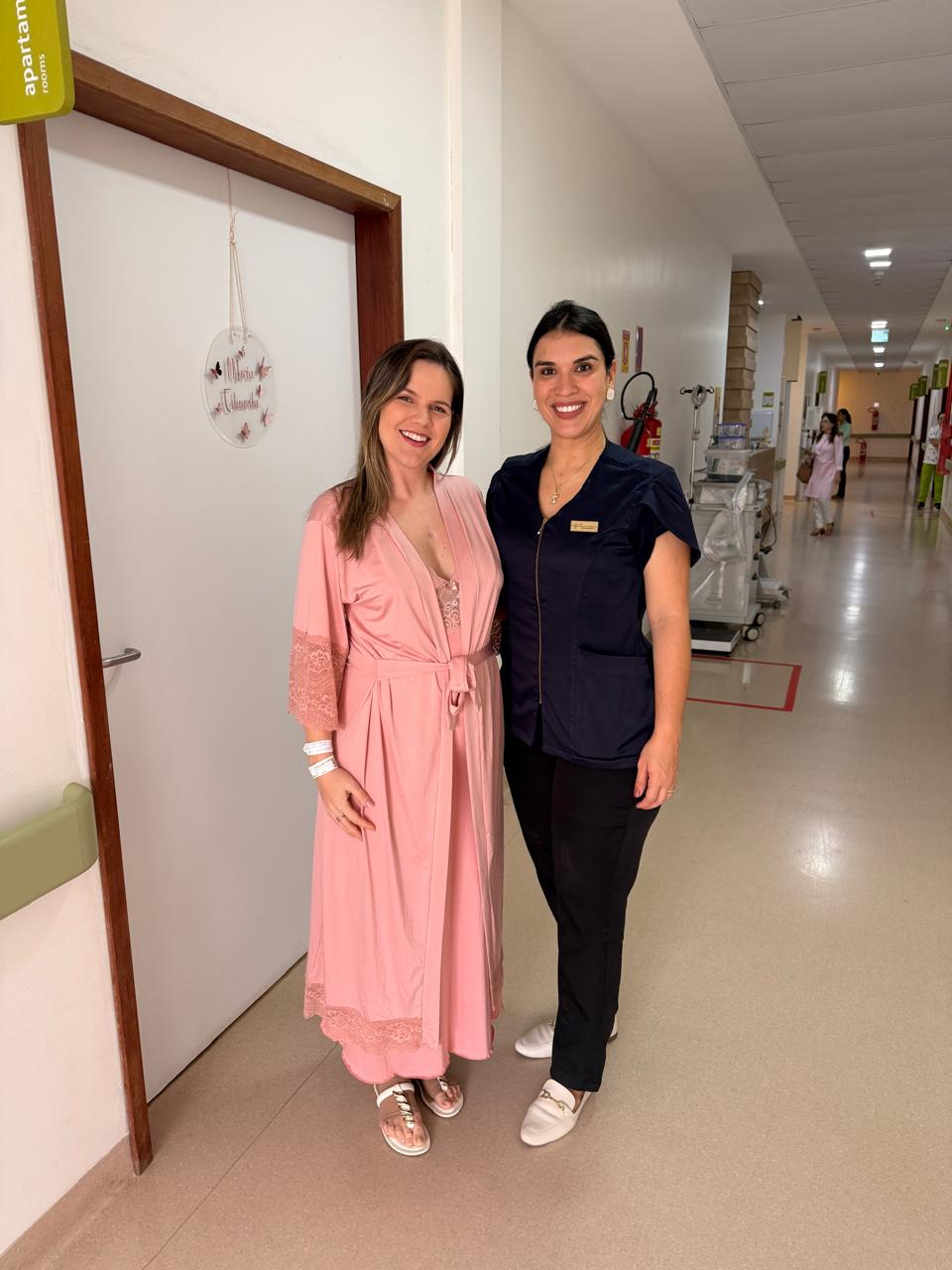 Atendimento de fisioterapia no pós-parto, focado em assoalho pélvico, abdome e postura.